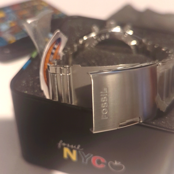 NWT Fossil Watch - Unisex - Picture 7 of 7